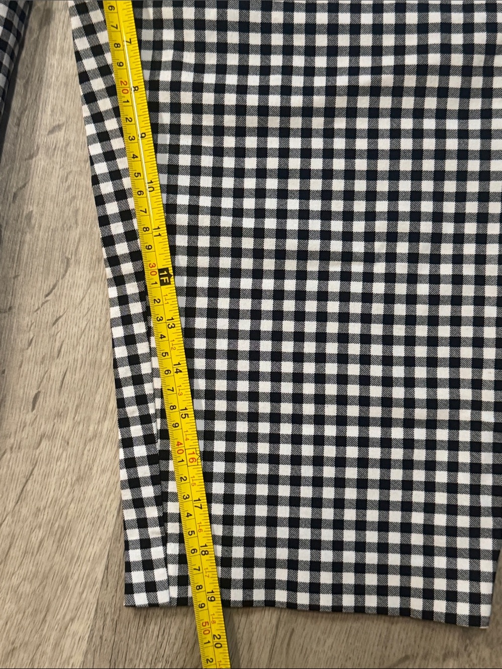 Time and Tru Bundle. Ladies BlackCapri Pants and Black-&-White Gingham Capri Set - Picture 9 of 9